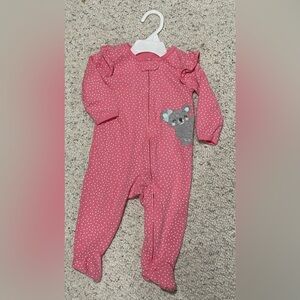 Girls Carters 9 month sleeper - Like new!